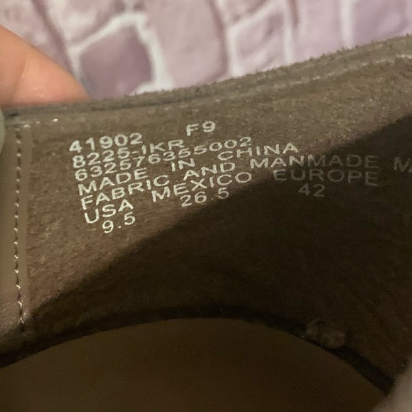 🔴Taupe Faux Suede Open Toe Pumps - Picture 6 of 9